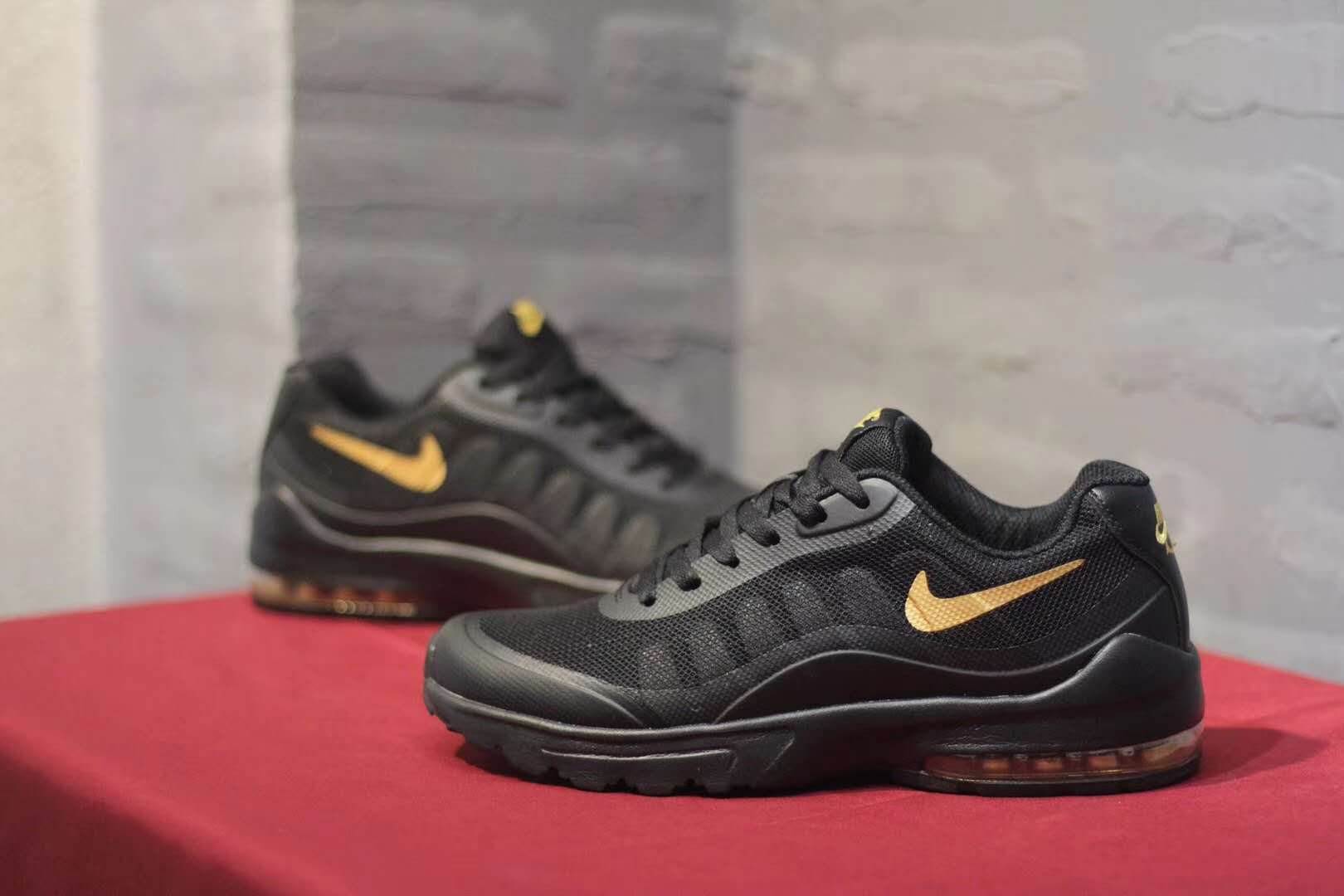 Nike Air Max Invigor Print 95 Black Gold Shoes